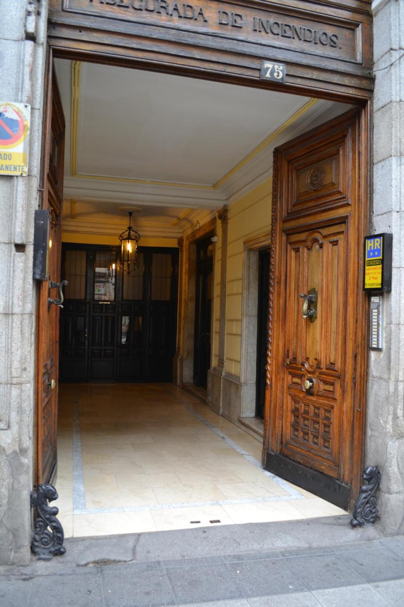 Hostal Edreira Hotel Madrid Exterior photo